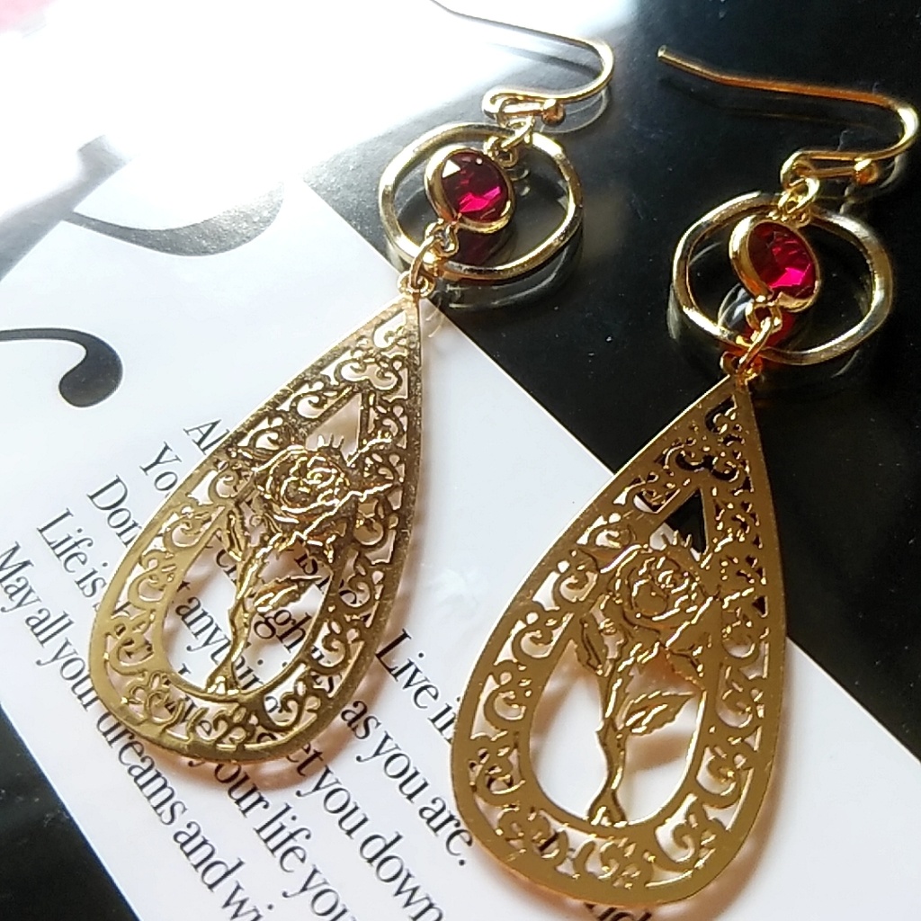 【2ndモデルチェンジ◆5】SPY×FAMILY ヨル・フォージャーイメージピアス・イヤリング