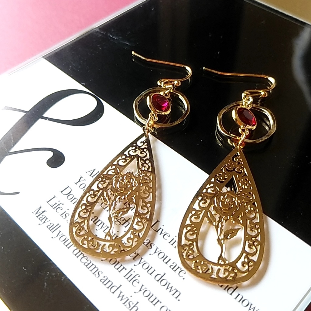 【2ndモデルチェンジ◆5】SPY×FAMILY ヨル・フォージャーイメージピアス・イヤリング