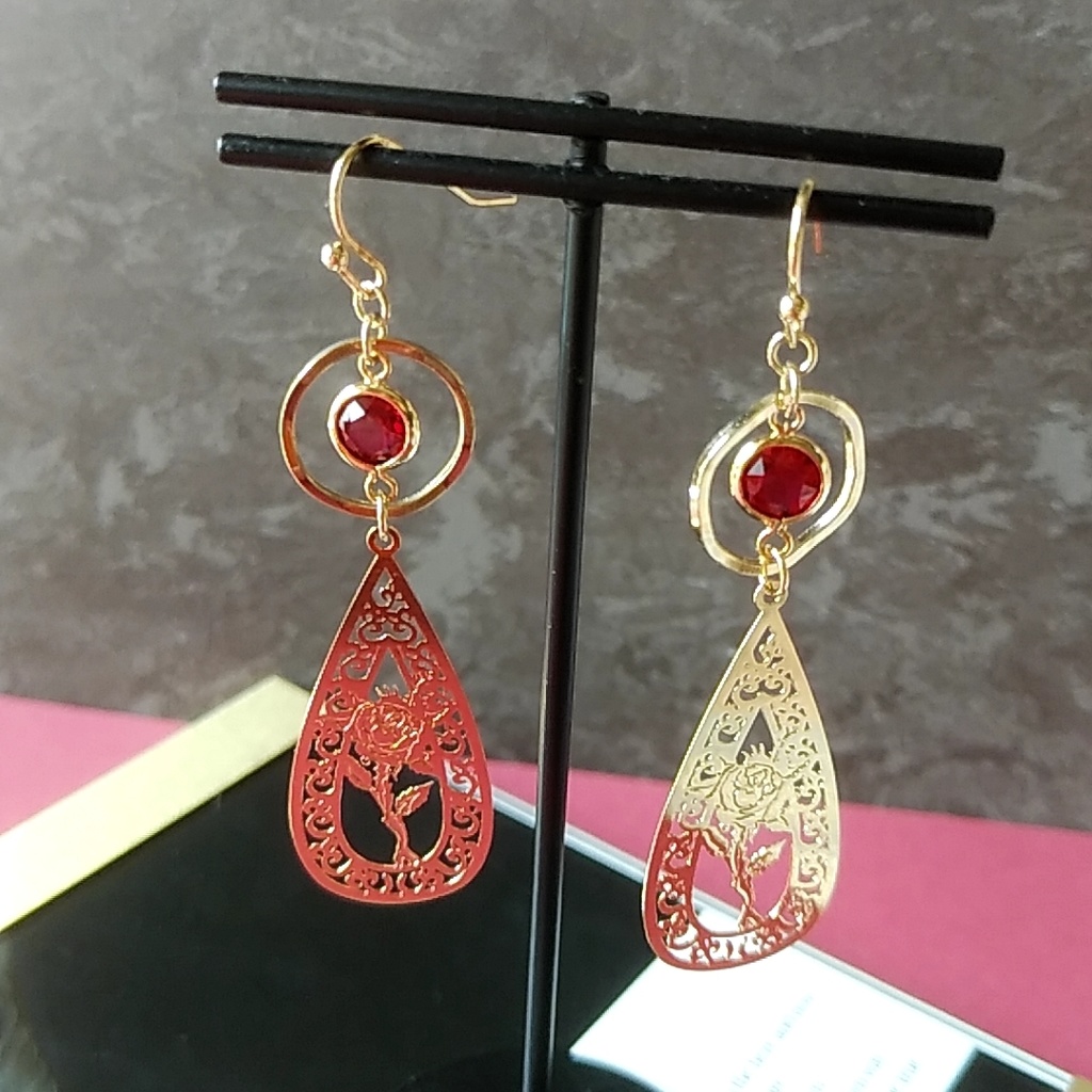 【2ndモデルチェンジ◆5】SPY×FAMILY ヨル・フォージャーイメージピアス・イヤリング