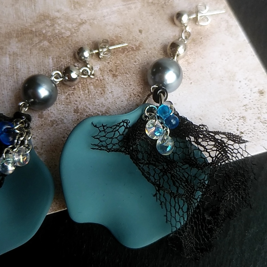 空想病み系アイドル 少女M Debut SG 「ラブ・ヒステリア」 ピアス・イヤリング