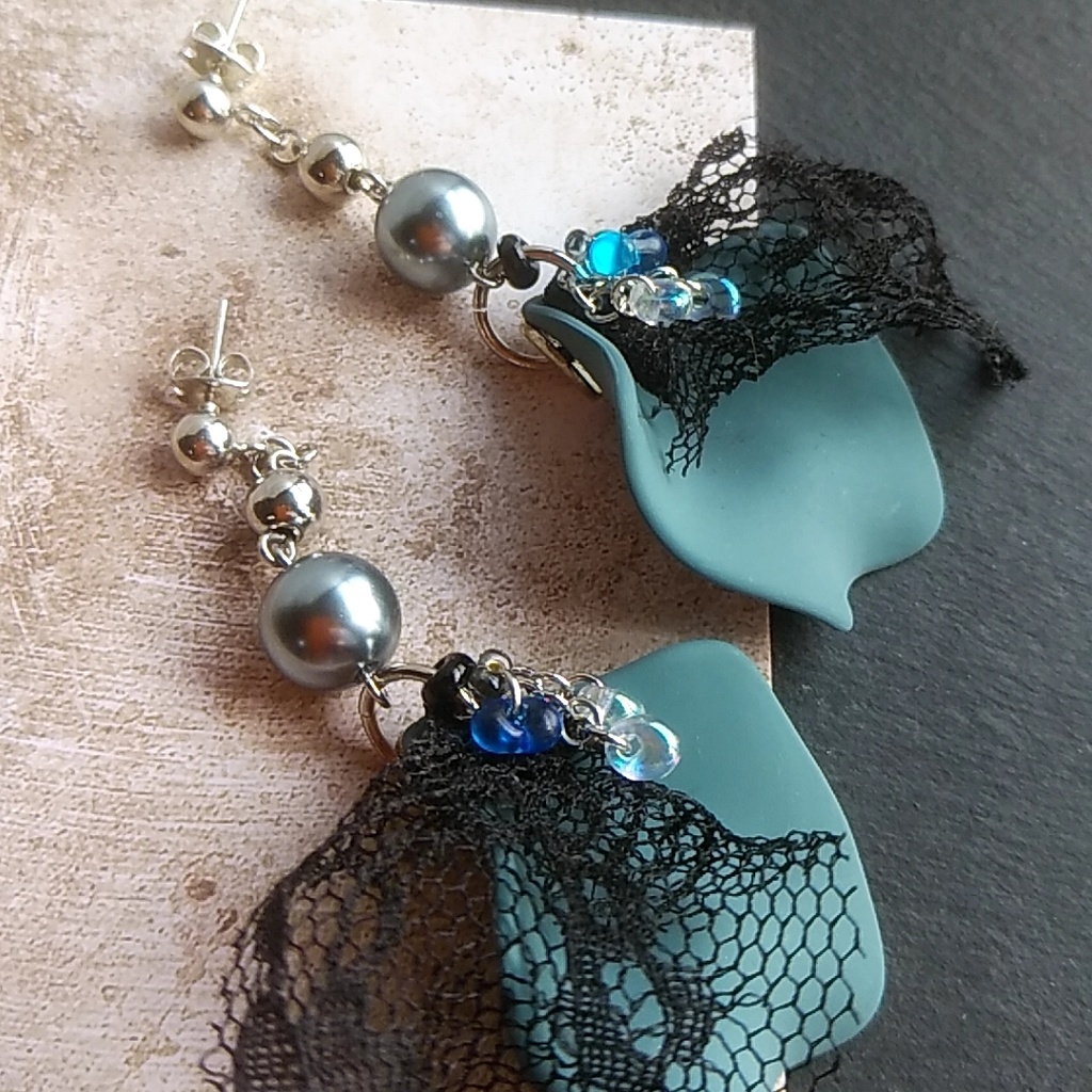 空想病み系アイドル 少女M Debut SG 「ラブ・ヒステリア」 ピアス・イヤリング