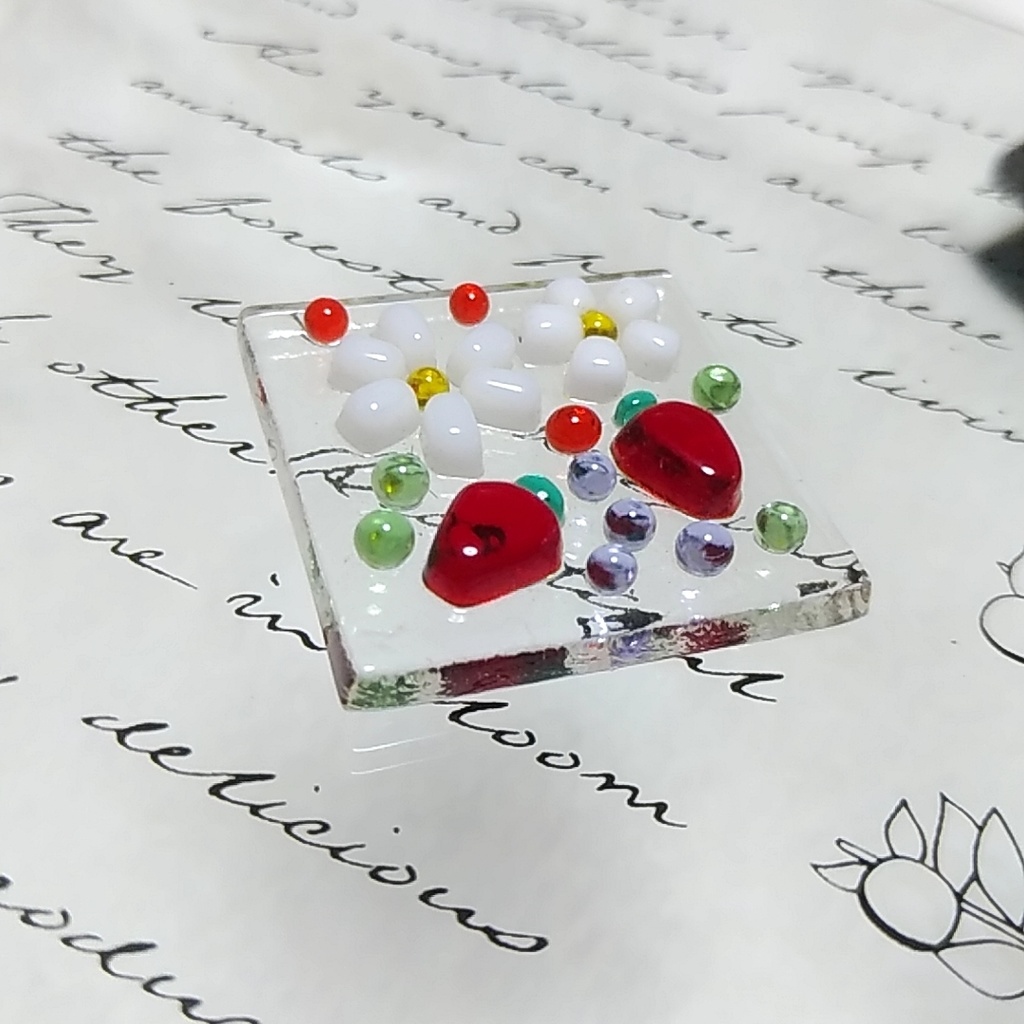 メルヘンレトロなガラストレイとお菓子なオブジェ