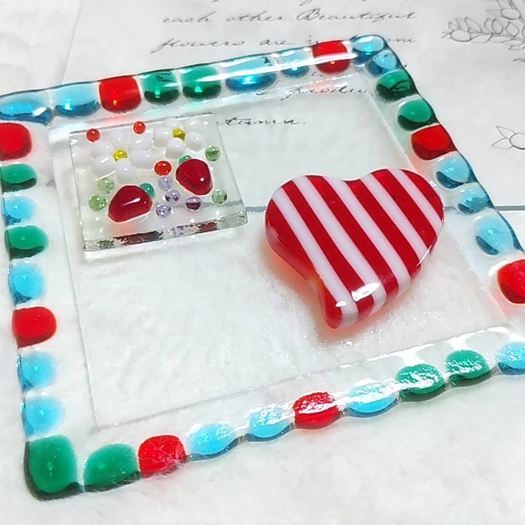 メルヘンレトロなガラストレイとお菓子なオブジェ