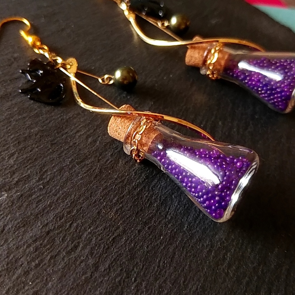 【◆】薬屋のひとりごと　猫猫(毒)イメージピアス・イヤリング