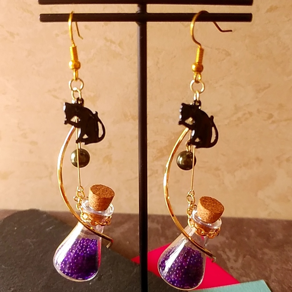 【◆】薬屋のひとりごと 猫猫(毒)イメージピアス・イヤリング