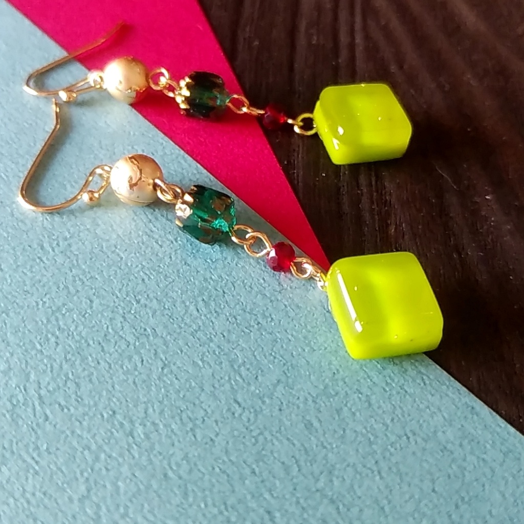 【◆】薬屋のひとりごと 猫猫イメージピアス・イヤリング