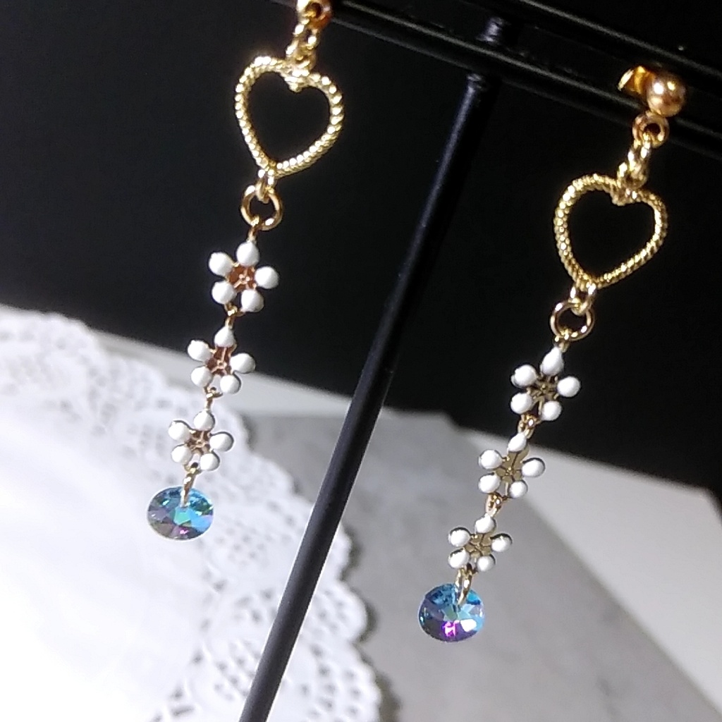 【◆限定2点】3連花のスレンダーピアス・イヤリング