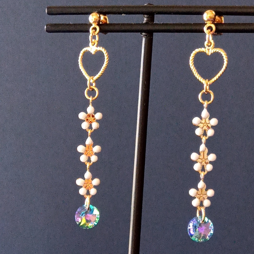 【◆限定2点】3連花のスレンダーピアス・イヤリング