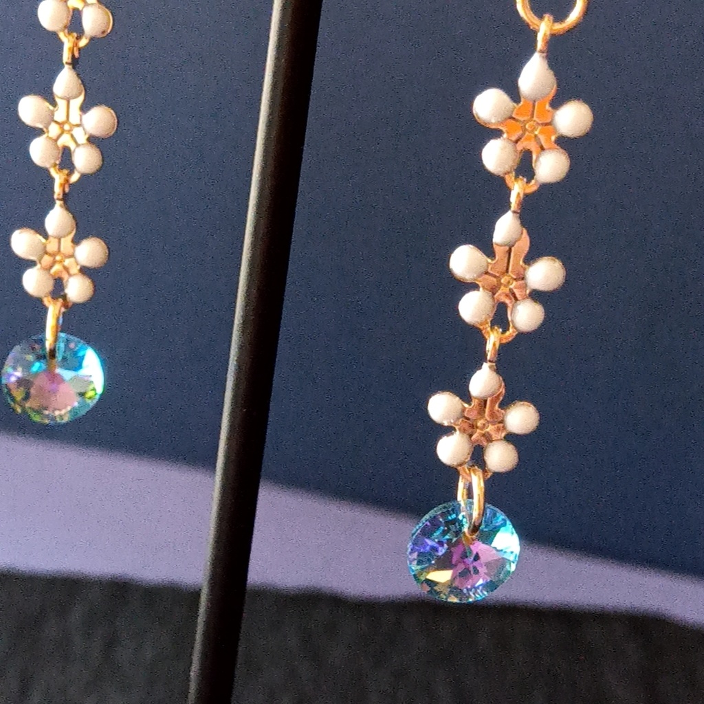 【◆限定2点】3連花のスレンダーピアス・イヤリング