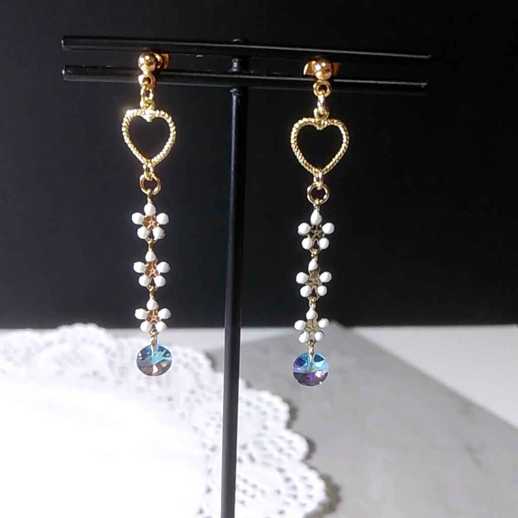 【◆限定2点】3連花のスレンダーピアス・イヤリング