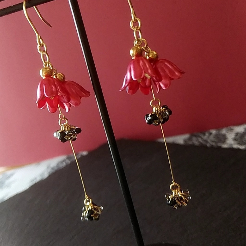 【◆限定2点】チャイナレッドの花ピアス・イヤリング