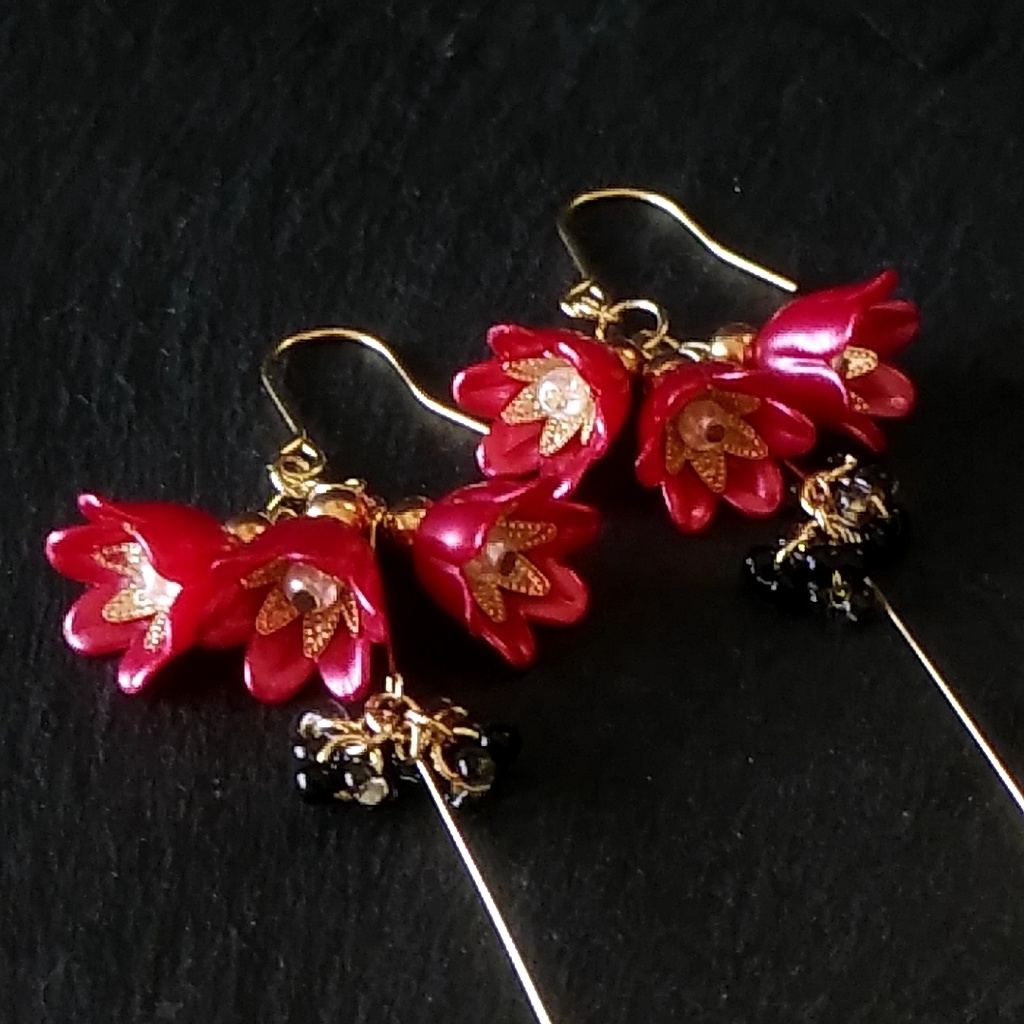 【◆限定2点】チャイナレッドの花ピアス・イヤリング