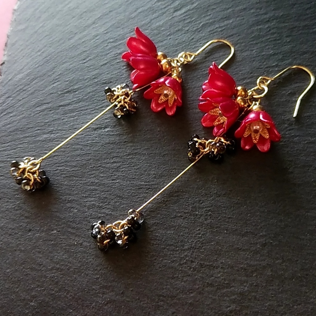 【◆限定2点】チャイナレッドの花ピアス・イヤリング