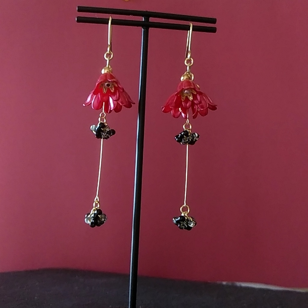 【◆限定2点】チャイナレッドの花ピアス・イヤリング