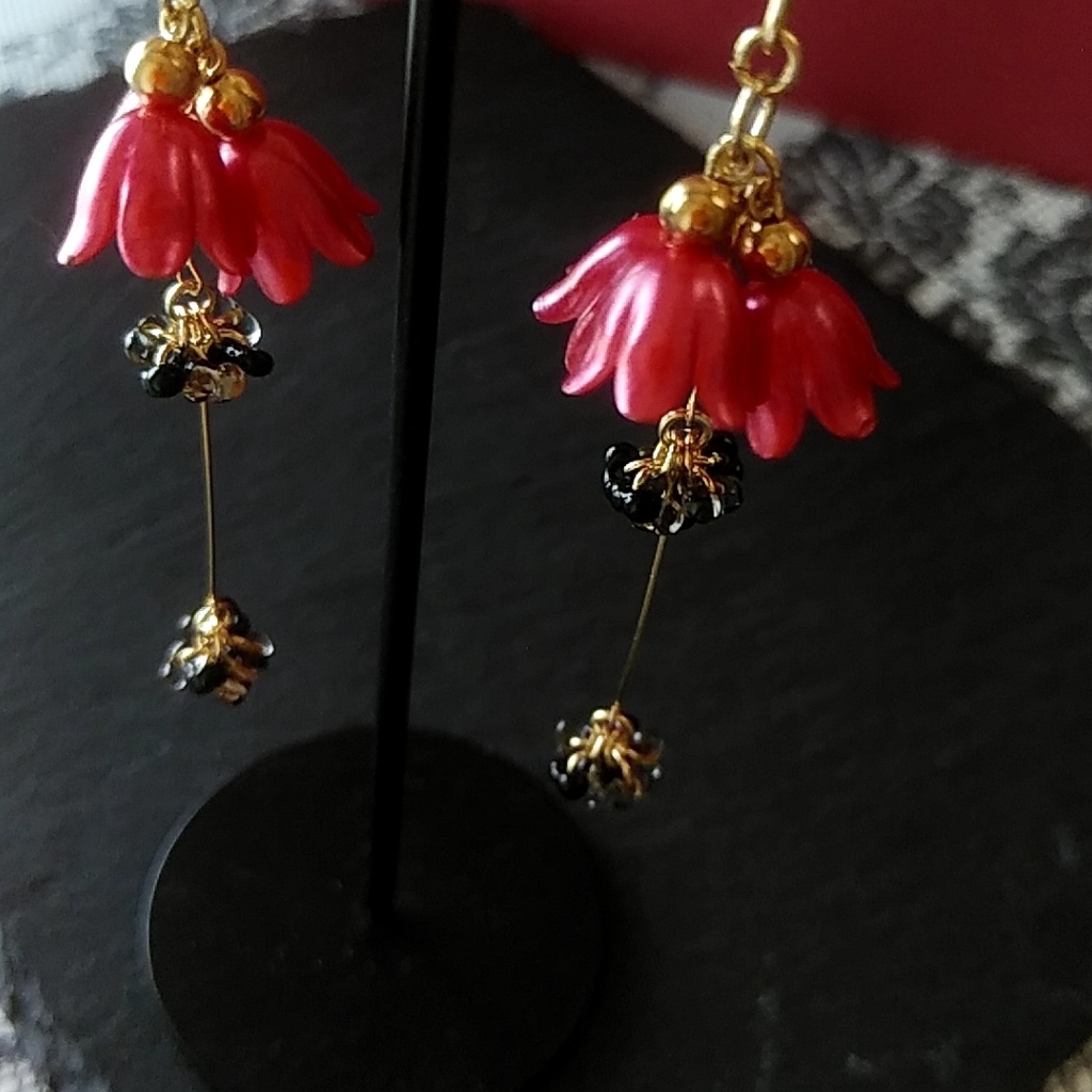 【◆限定2点】チャイナレッドの花ピアス・イヤリング
