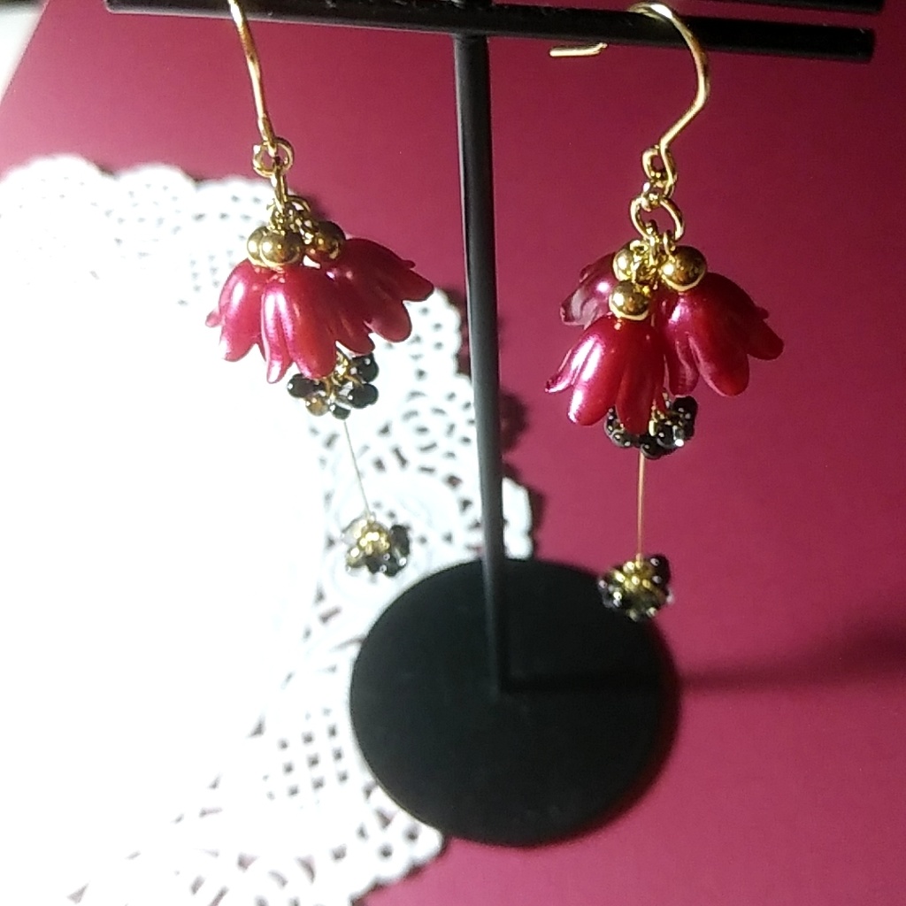 【◆限定2点】チャイナレッドの花ピアス・イヤリング