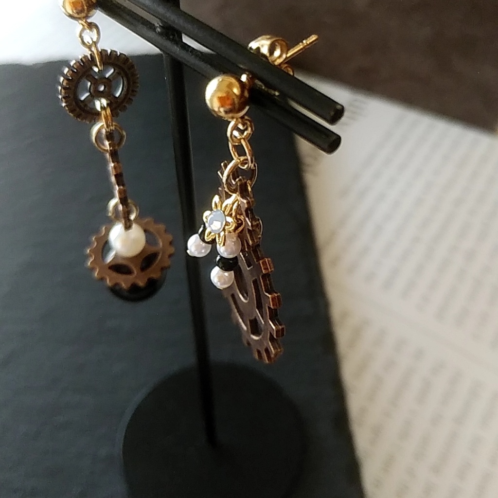 【◆限定2点】機械仕掛けのピアス・イヤリング