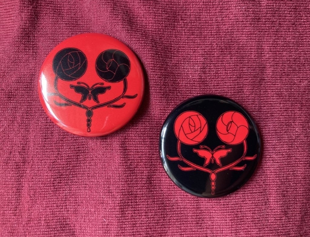 ロゴ缶バッチ 赤・黒