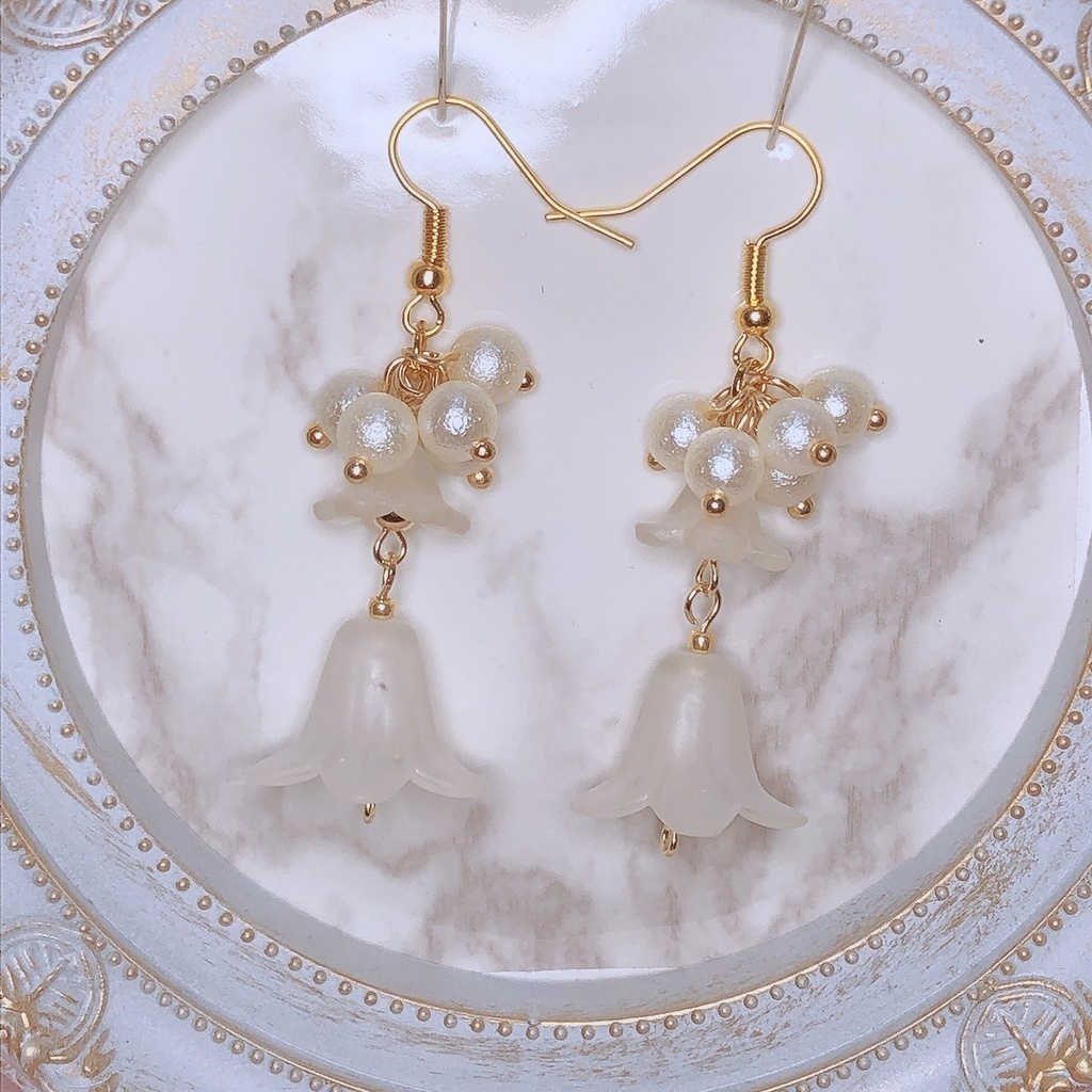 すずらんの耳飾り