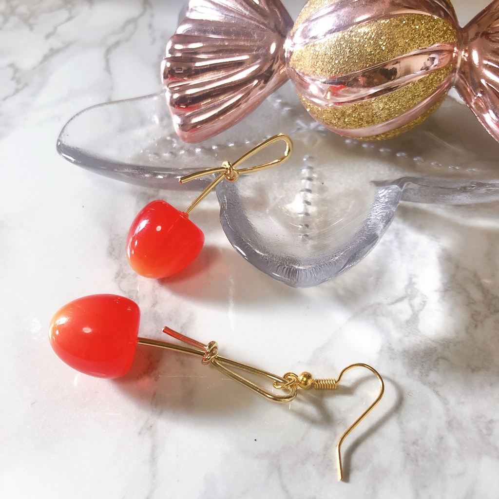 さくらんぼの耳飾り