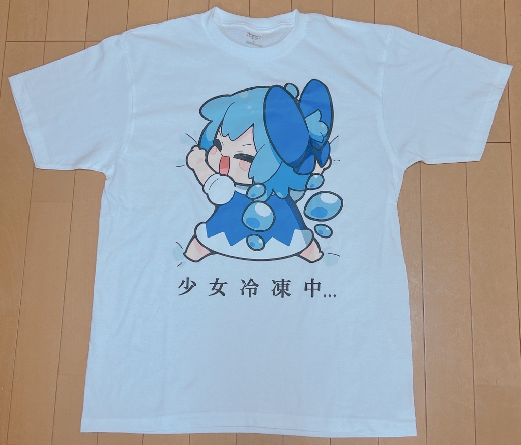 チルノ抱っこTシャツ(白/黒)