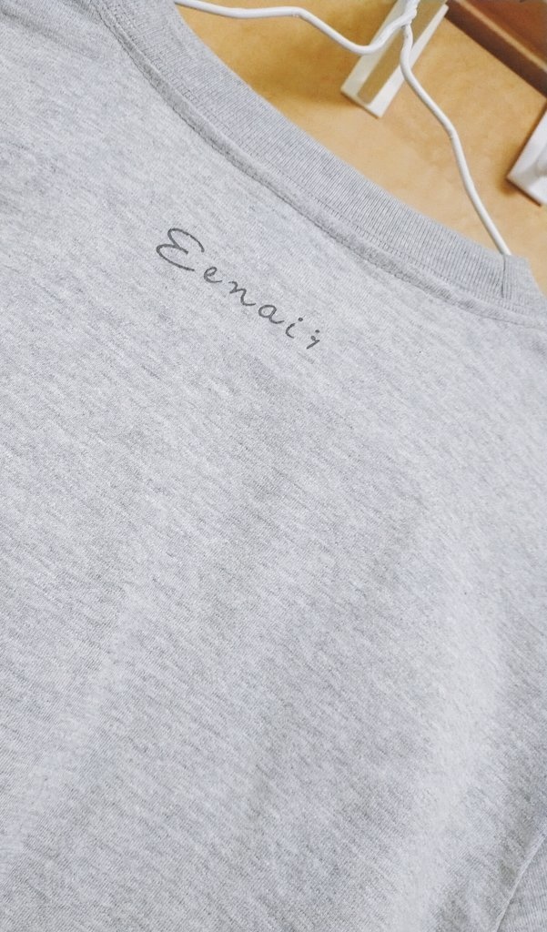 Eenai;長袖Tシャツ