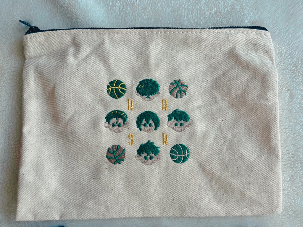刺繍ポーチ