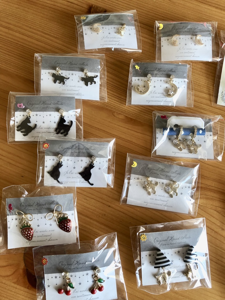 【イチゴ・クロネコ】イヤーアクセサリー