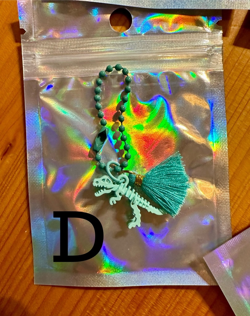 恐竜ボールチャーム