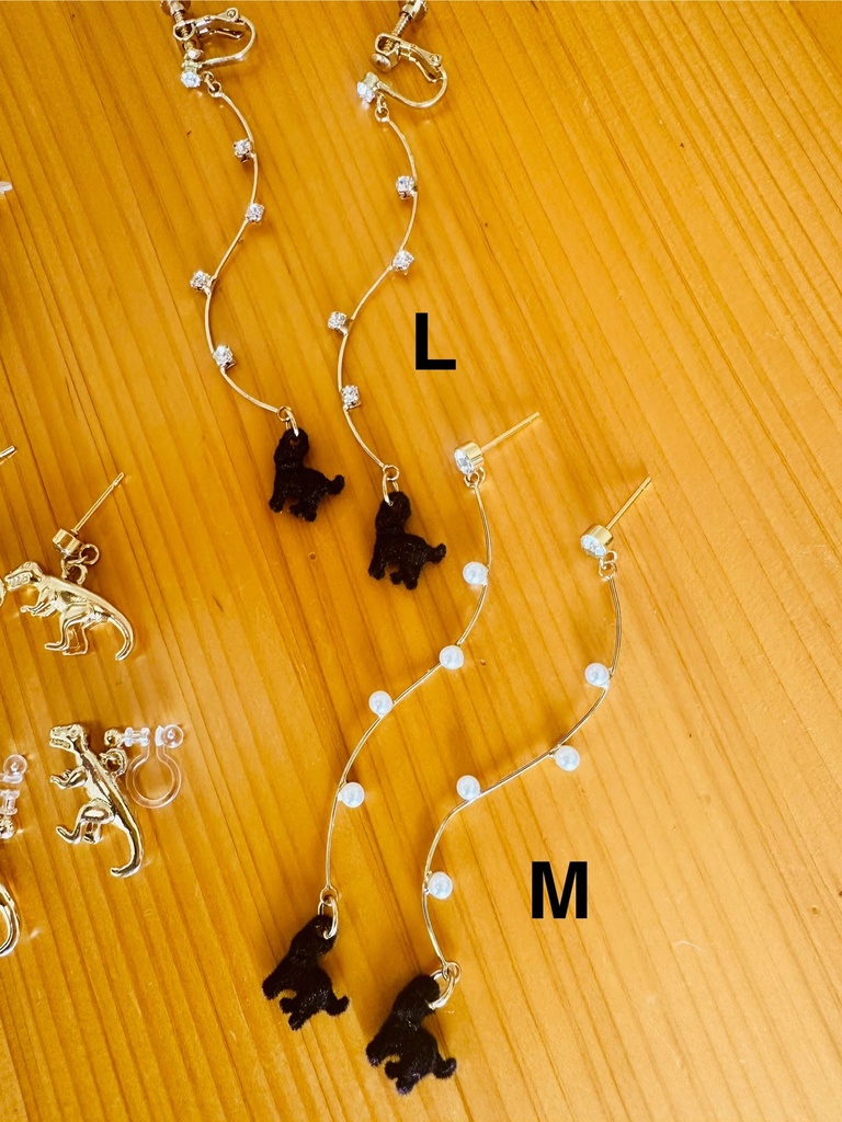 【クロネコ・恐竜、月】イヤーアクセサリー