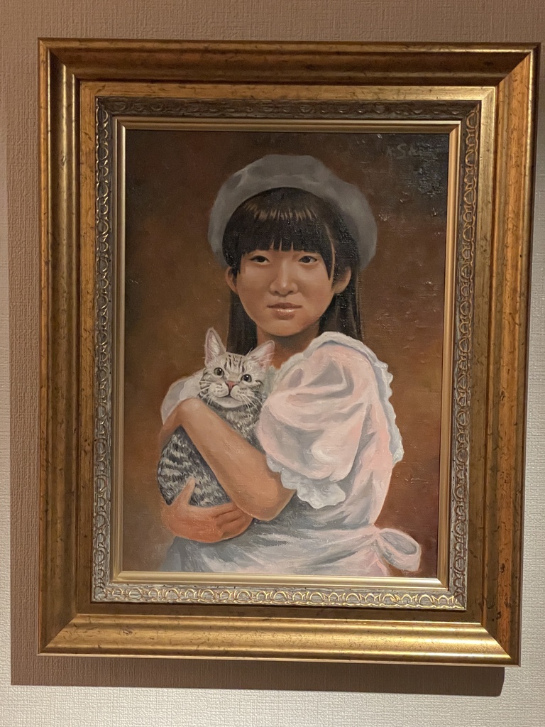 原画「猫を抱くワンピースの少女」油彩F4 [Girl in one-piece holding