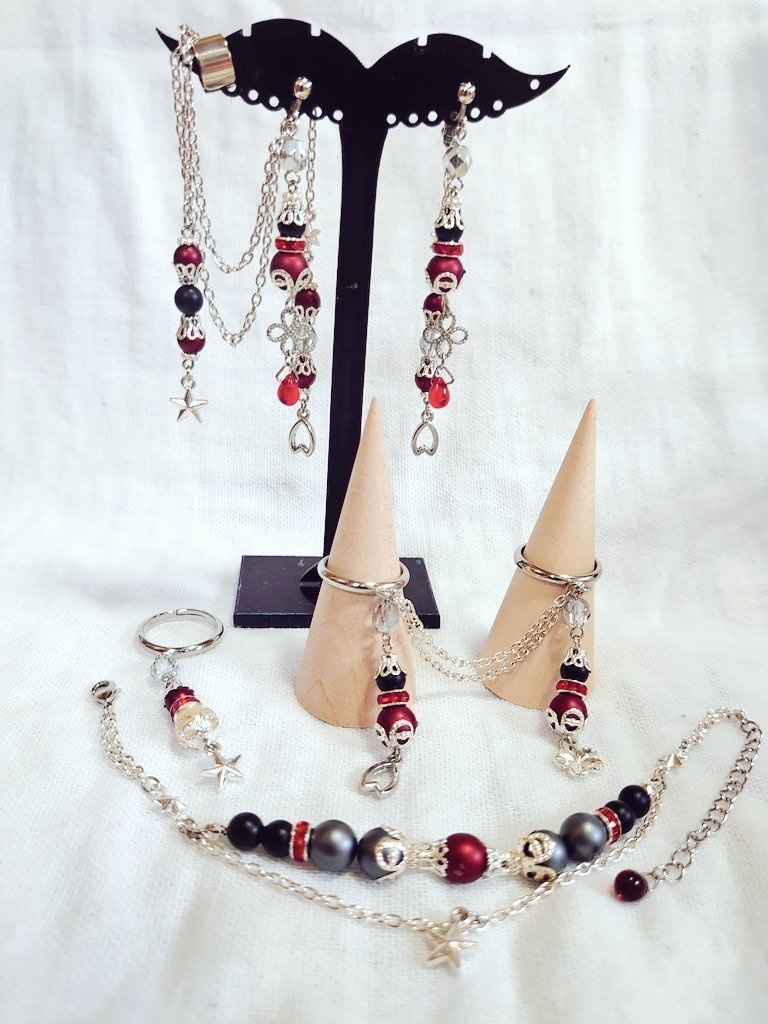 【受注生産】赤×黒セットアクセサリー【コーデ例有】