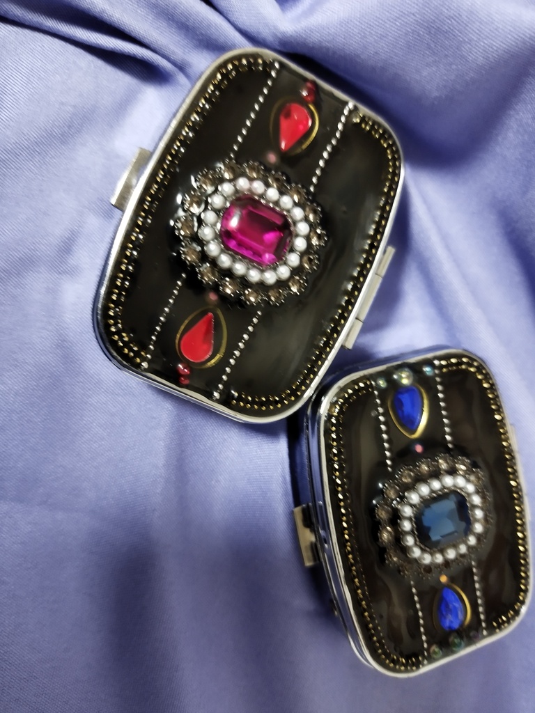 魔法のコンパクト(赤)