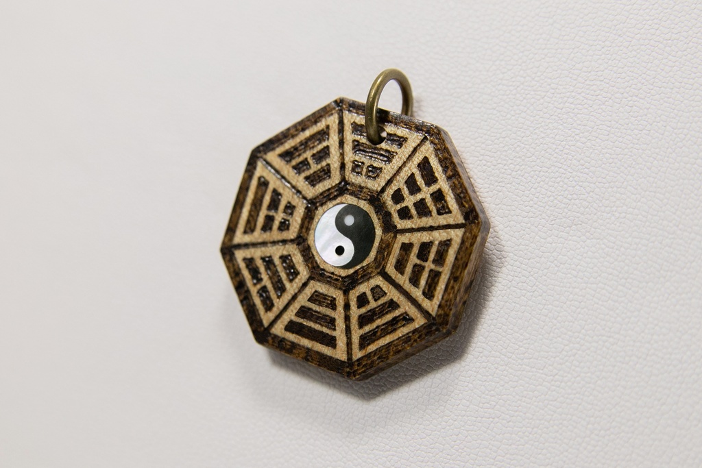 霧雨魔理沙 木製インレイアクセサリー(ペンダント・キーホルダー・ストラップ)