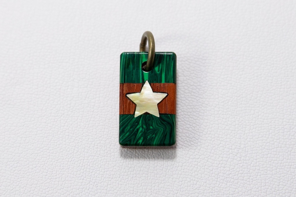 紅美鈴 木製インレイアクセサリー(ペンダント・キーホルダー・ストラップ)