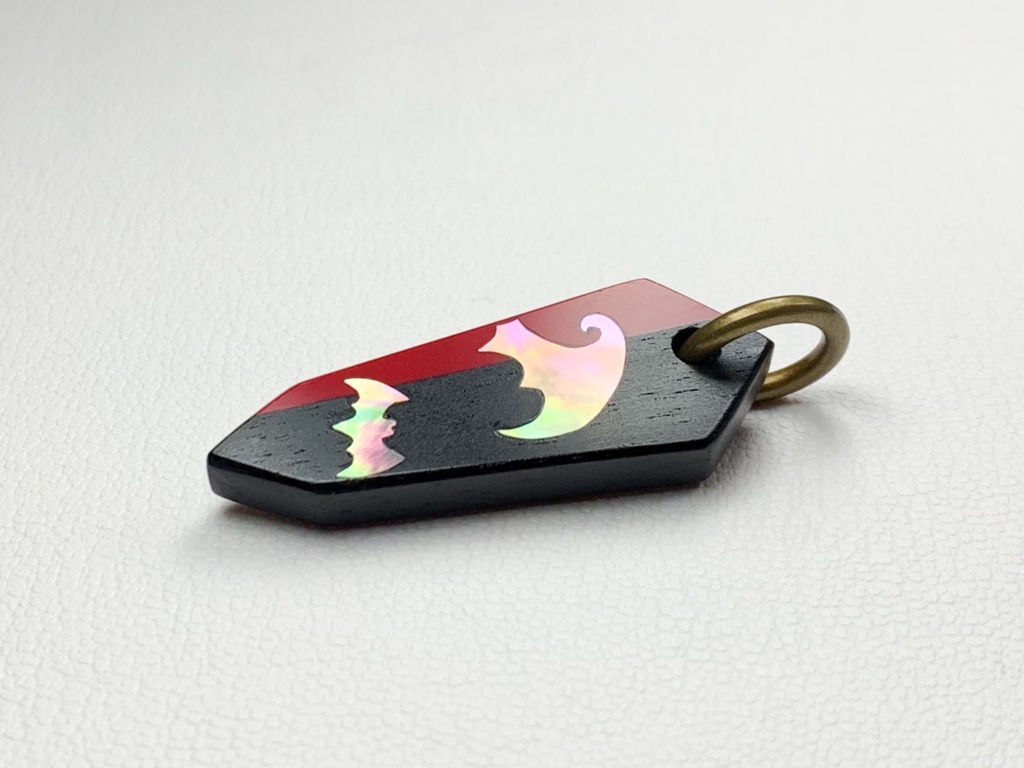 小悪魔 木製インレイアクセサリー(ペンダント・キーホルダー・ストラップ)