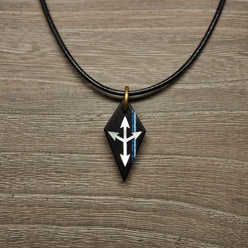 レティ・ホワイトロック 木製インレイアクセサリー(ペンダント・キーホルダー・ストラップ)