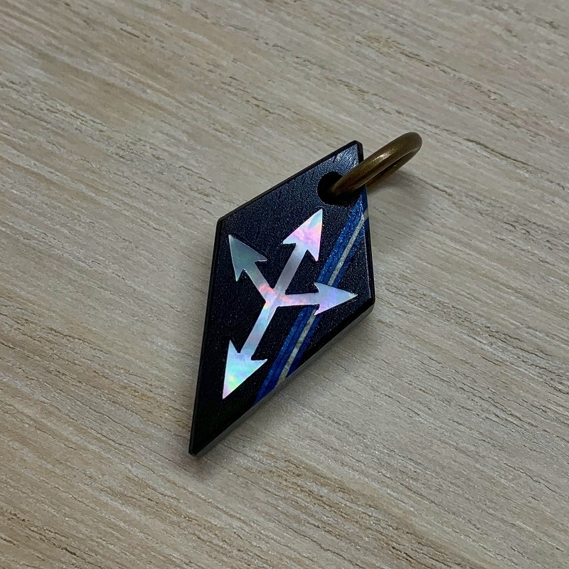 レティ・ホワイトロック 木製インレイアクセサリー(ペンダント・キーホルダー・ストラップ)