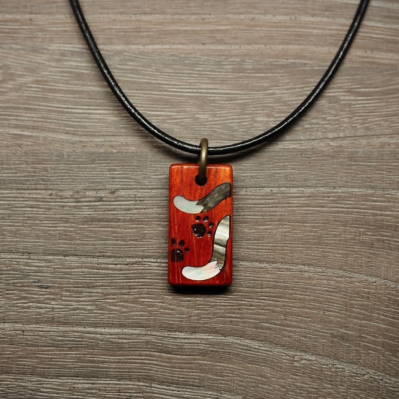 橙 木製インレイアクセサリー(ペンダント・キーホルダー・ストラップ)