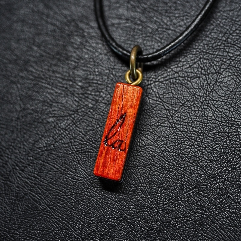 ルナサ・プリズムリバー 木製インレイアクセサリー(ペンダント・キーホルダー・ストラップ)