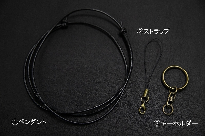 プリズムリバー4姉妹(レイラ) 木製インレイアクセサリー(ペンダント・キーホルダー・ストラップ)