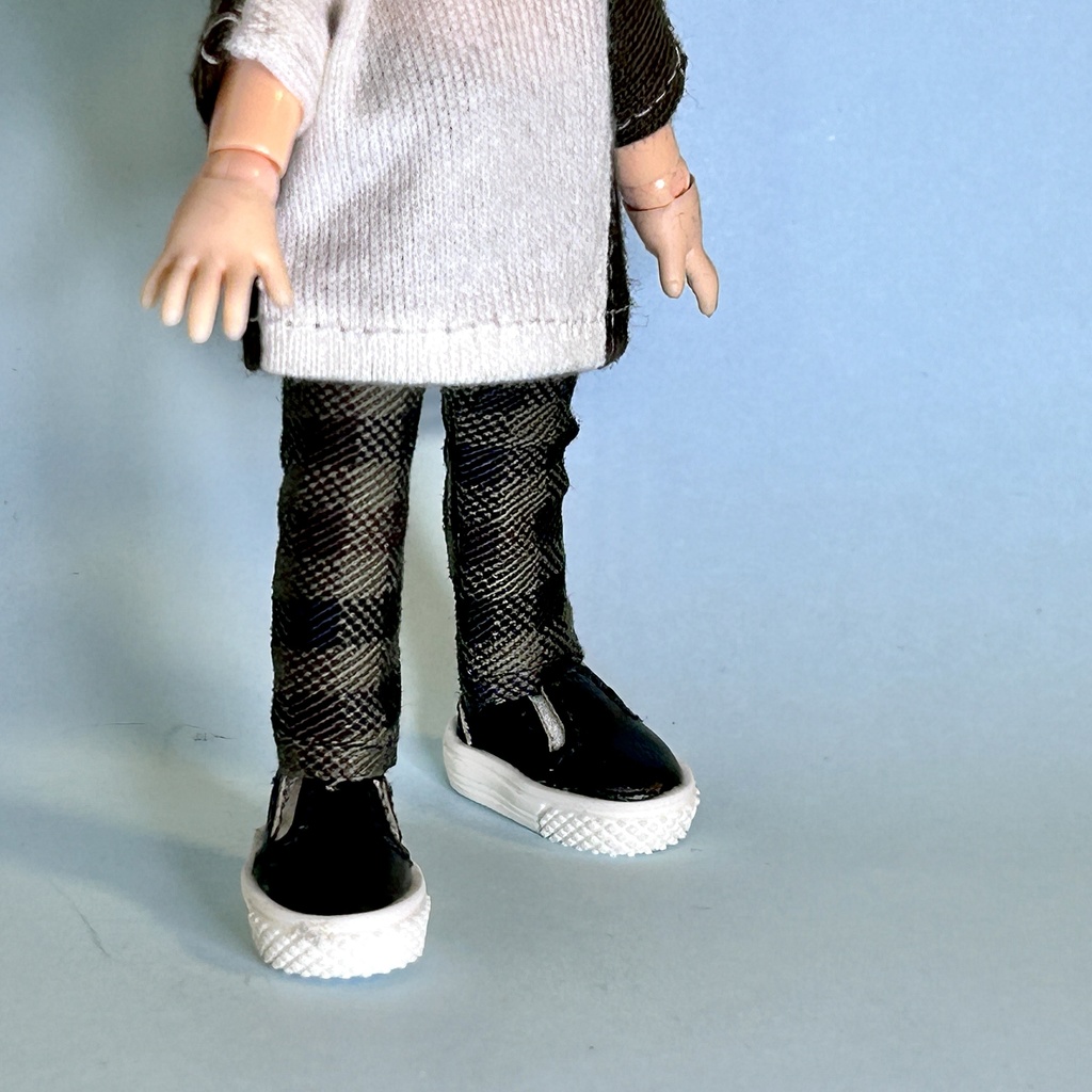 【オビツ11】チェック柄のスリムなパンツ