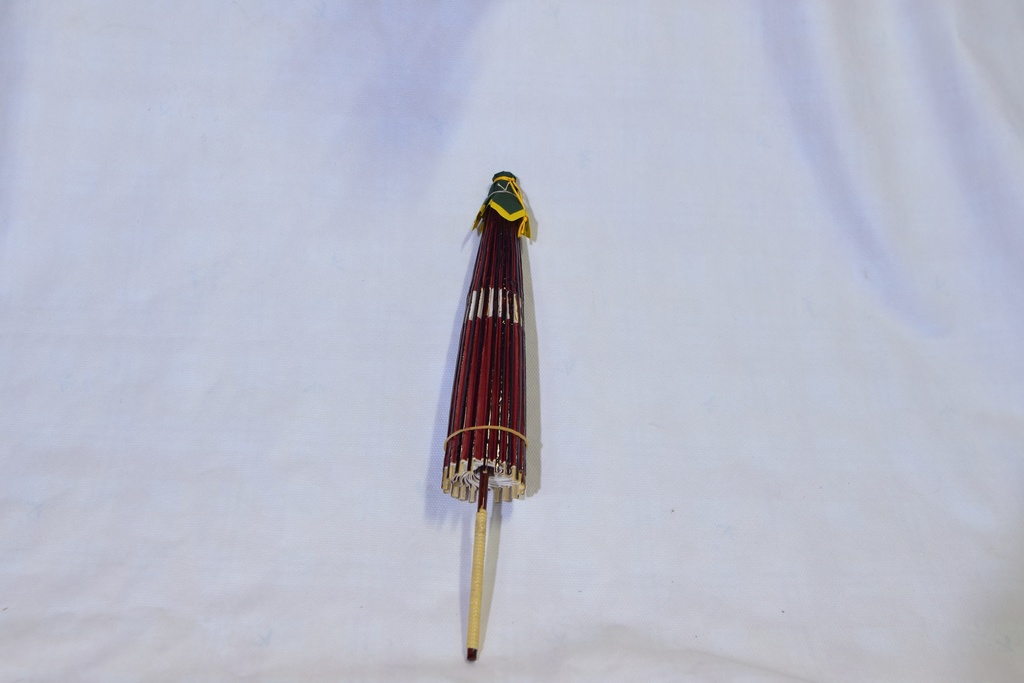 ドールサイズの中張蛇の目傘 赤 伝統工芸品