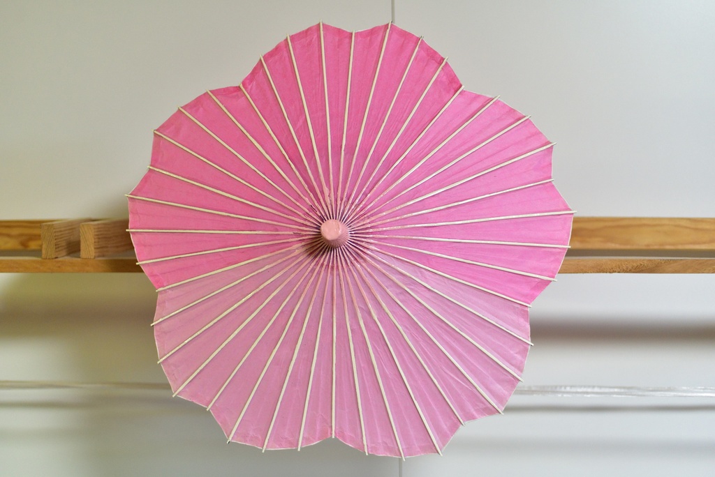 ドールサイズのミニ和傘 桜型 伝統的工芸品 岐阜和傘 予約受付です。