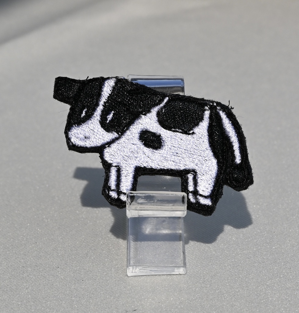 刺繍バッジ ほそいぬシリーズ番外編 牛 黒