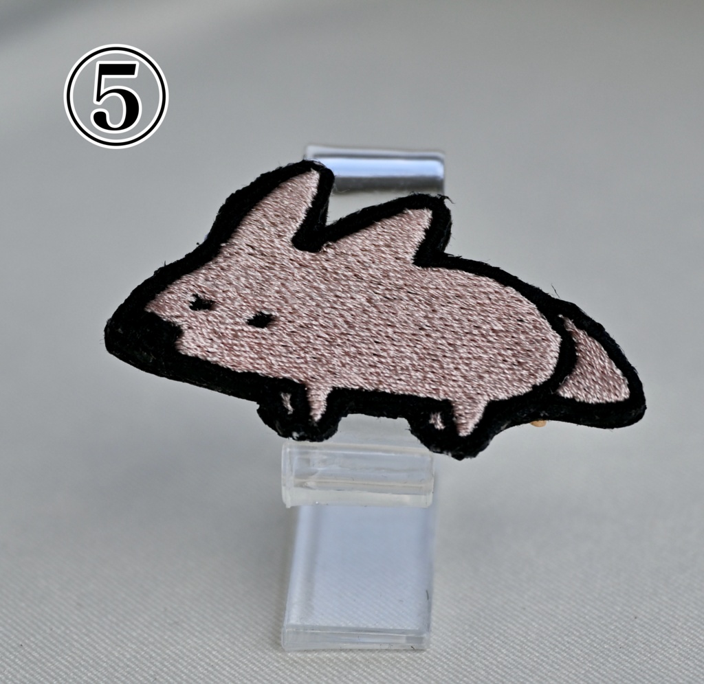 刺繍バッジ ほそいぬシリーズ のーまるほそいぬ