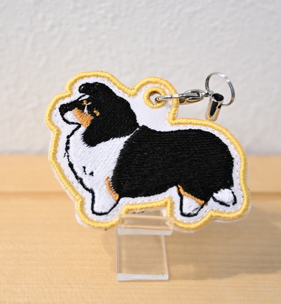 よこむきシェルティ 刺繍ストラップ トライ