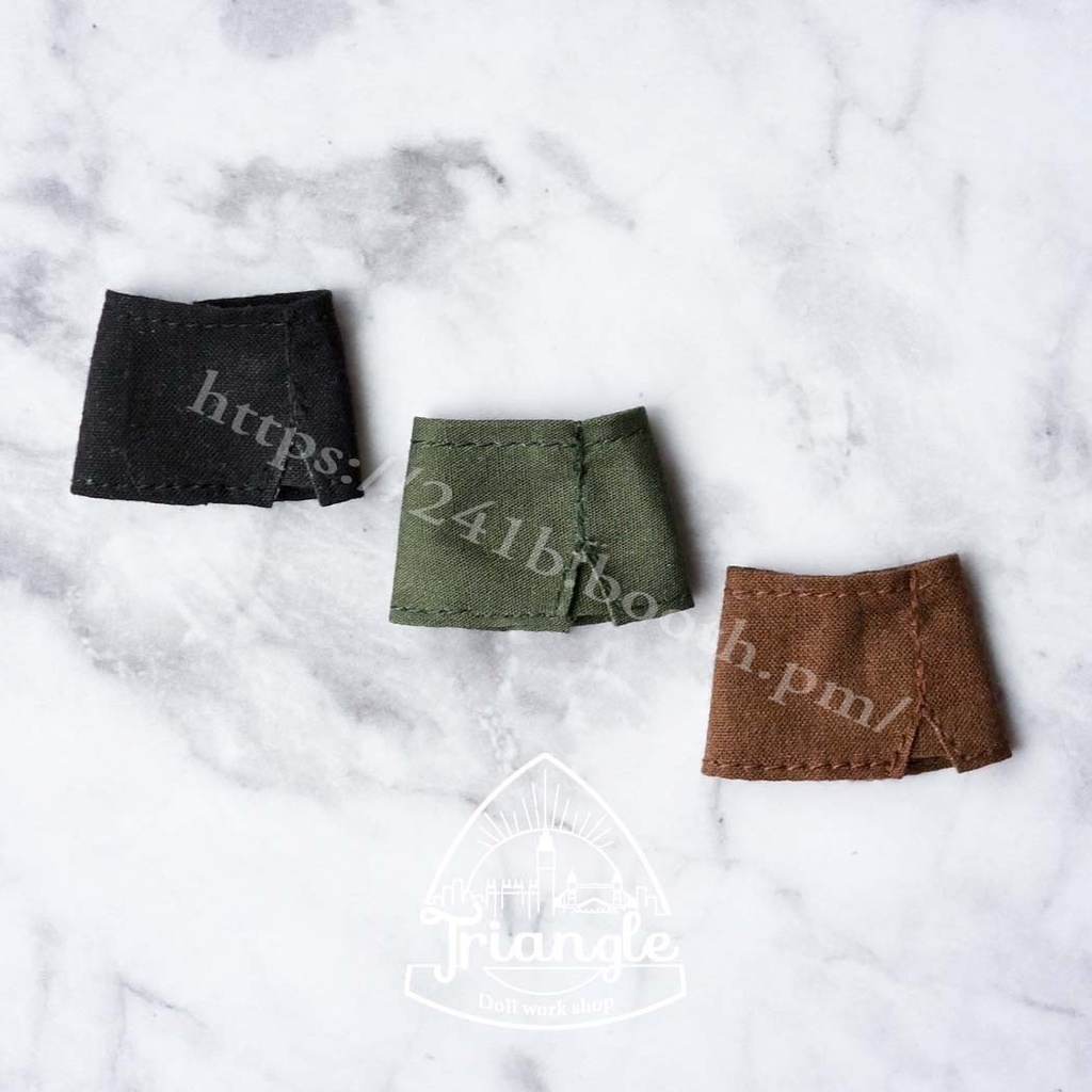 スリットミニスカート