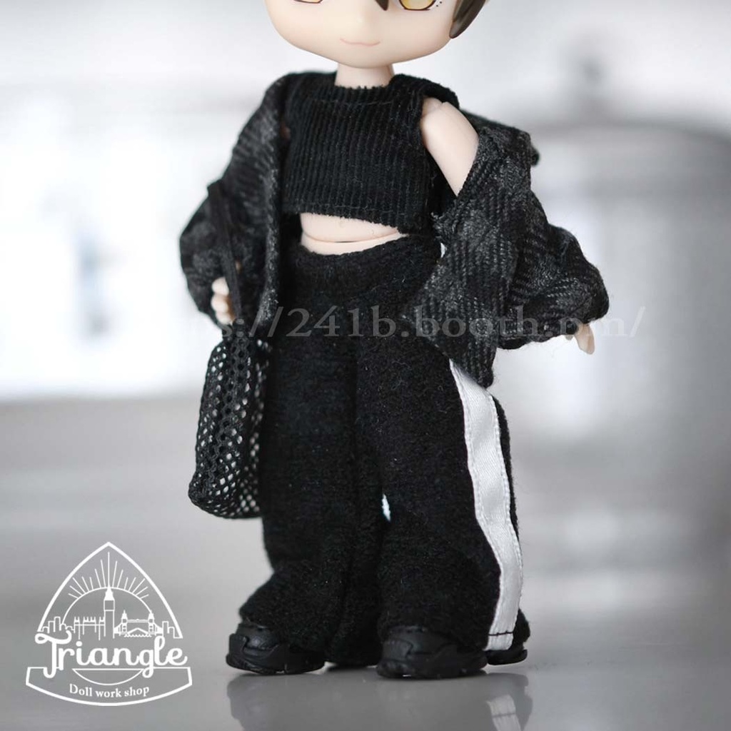 リブ風クロップドタンクトップ+トラックパンツ