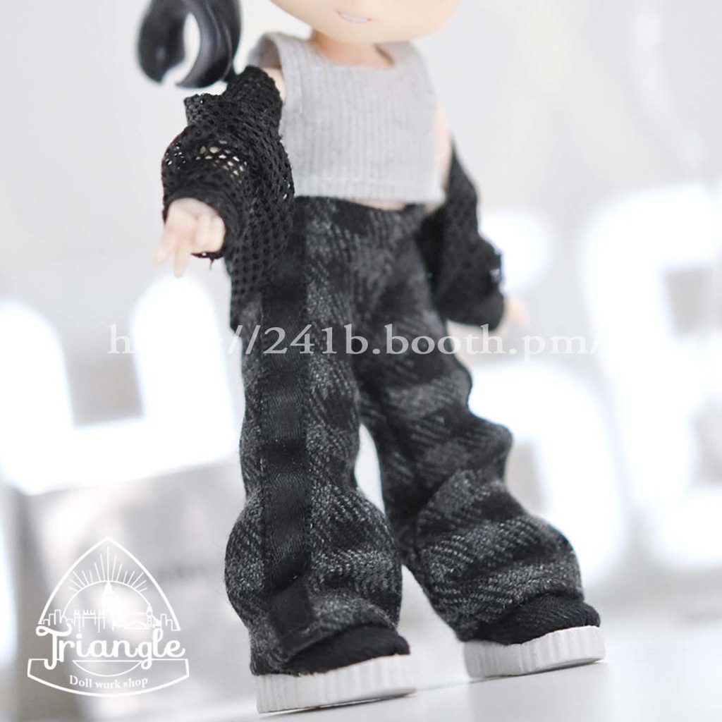 リブ風クロップドタンクトップ+トラックパンツ